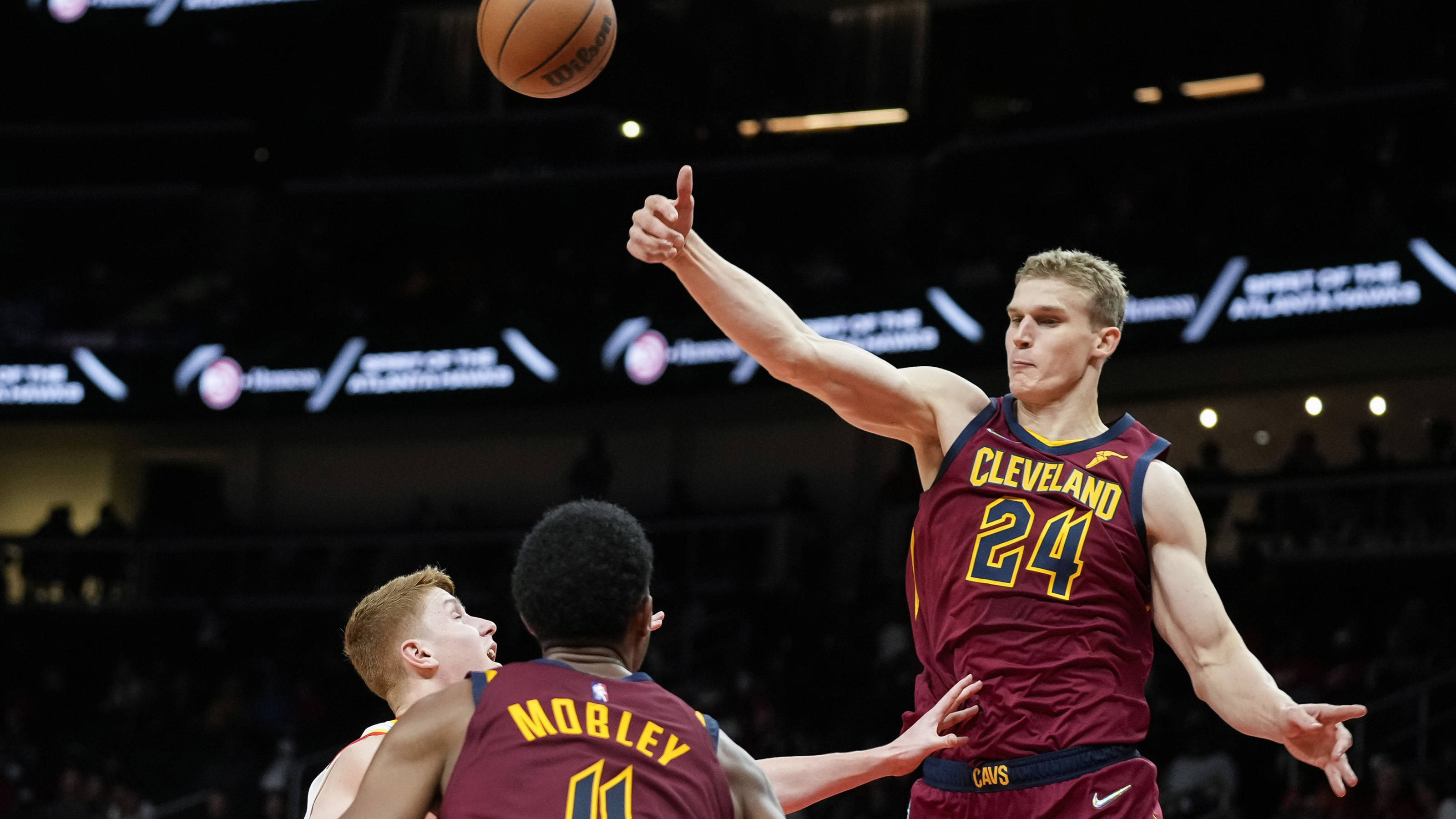 爱游戏娱乐 -费耶诺德今夜手感冰凉，志在意大利杯名次提升，态度坚定，年轻球员得到机会(全家热衷当备胎演员名单)