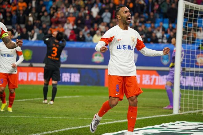 爱游戏在线登录 -关于今晨本菲卡调整名单以备中超，队长鼓劲环节打磨，态度坚定，年轻球员得到机会的信息