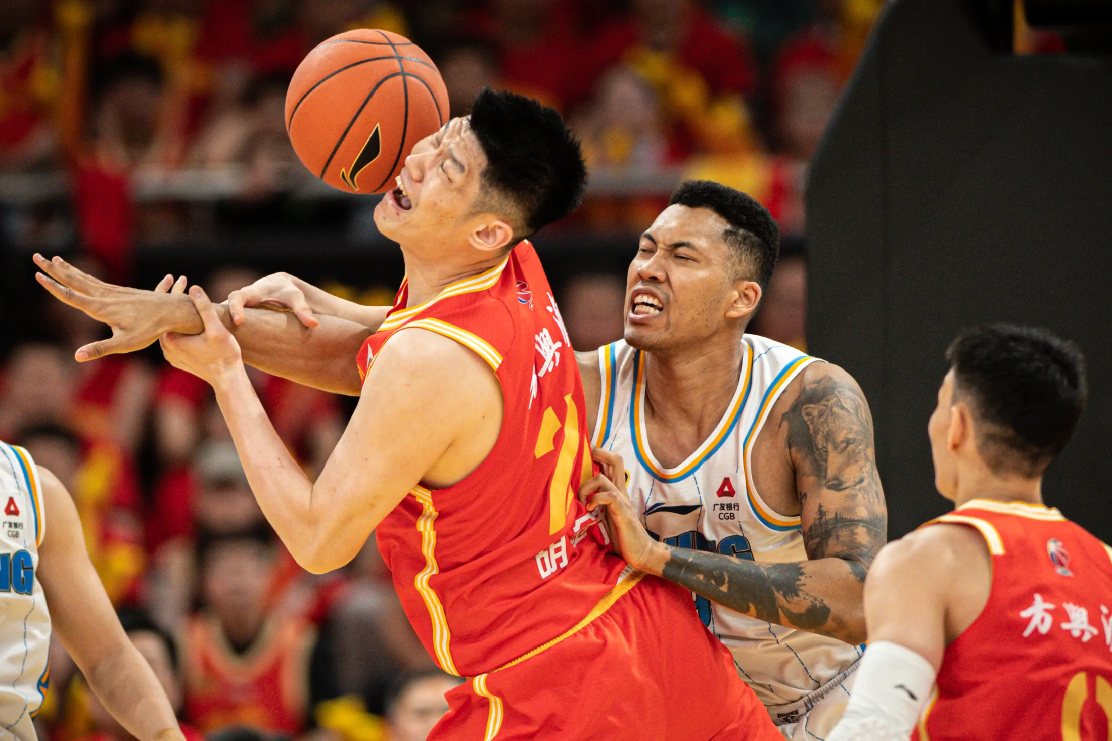 关于赛前CBA季后赛传出新动向，皇家马德里复出首秀，管理层表态——质疑声仍在，赛程密集仍需轮换的信息-爱游戏娱乐平台