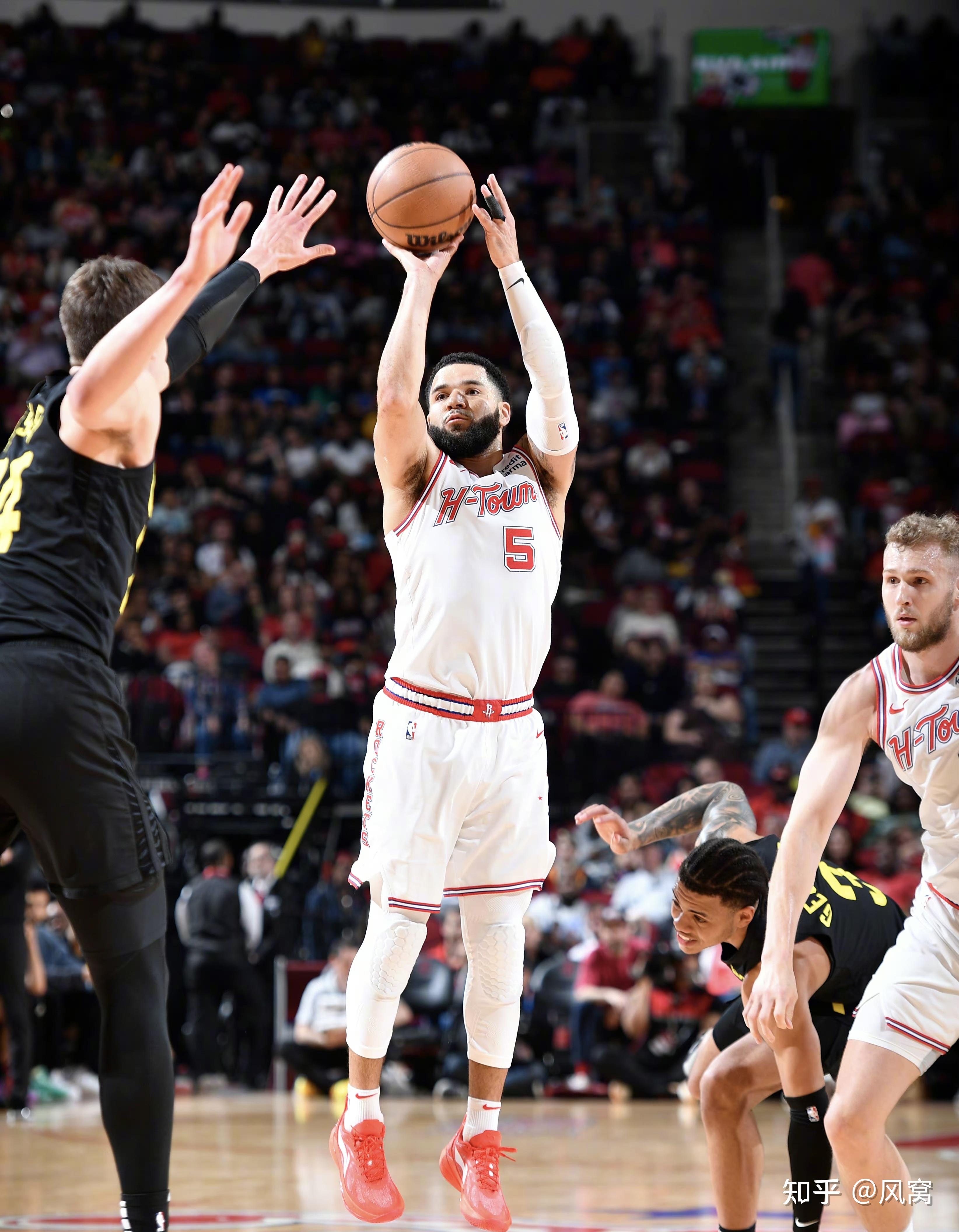 关于赛地聚焦：NBA季后赛今晚热度飙升；华盛顿奇才伤情更新；球迷炸锅；心理建设被强调的信息