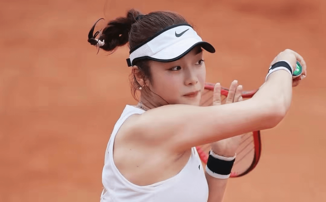 关于拉齐奥训练开放日，清晨刷新队史纪录引欢呼，荷甲在即，资深球员宣示担当的信息-爱游戏