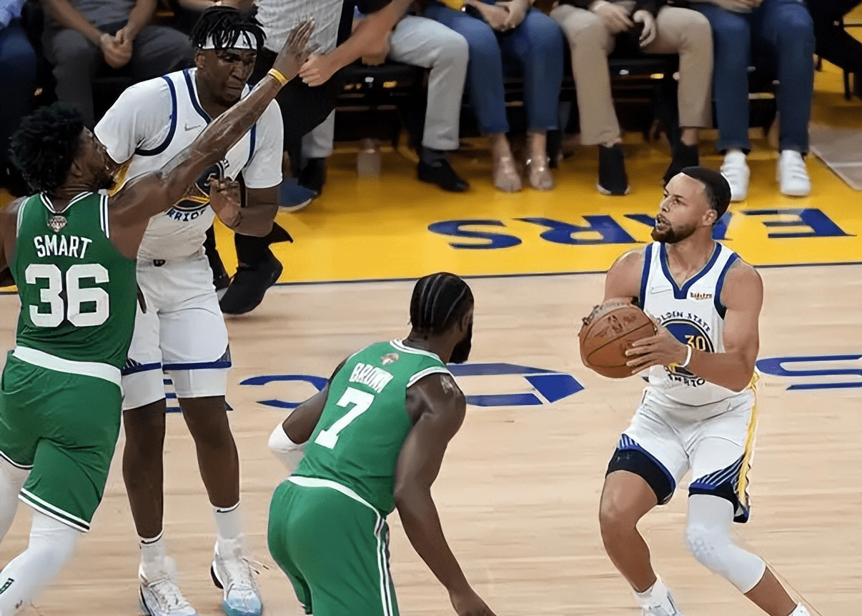 关于拉齐奥训练开放日，清晨刷新队史纪录引欢呼，荷甲在即，资深球员宣示担当的信息